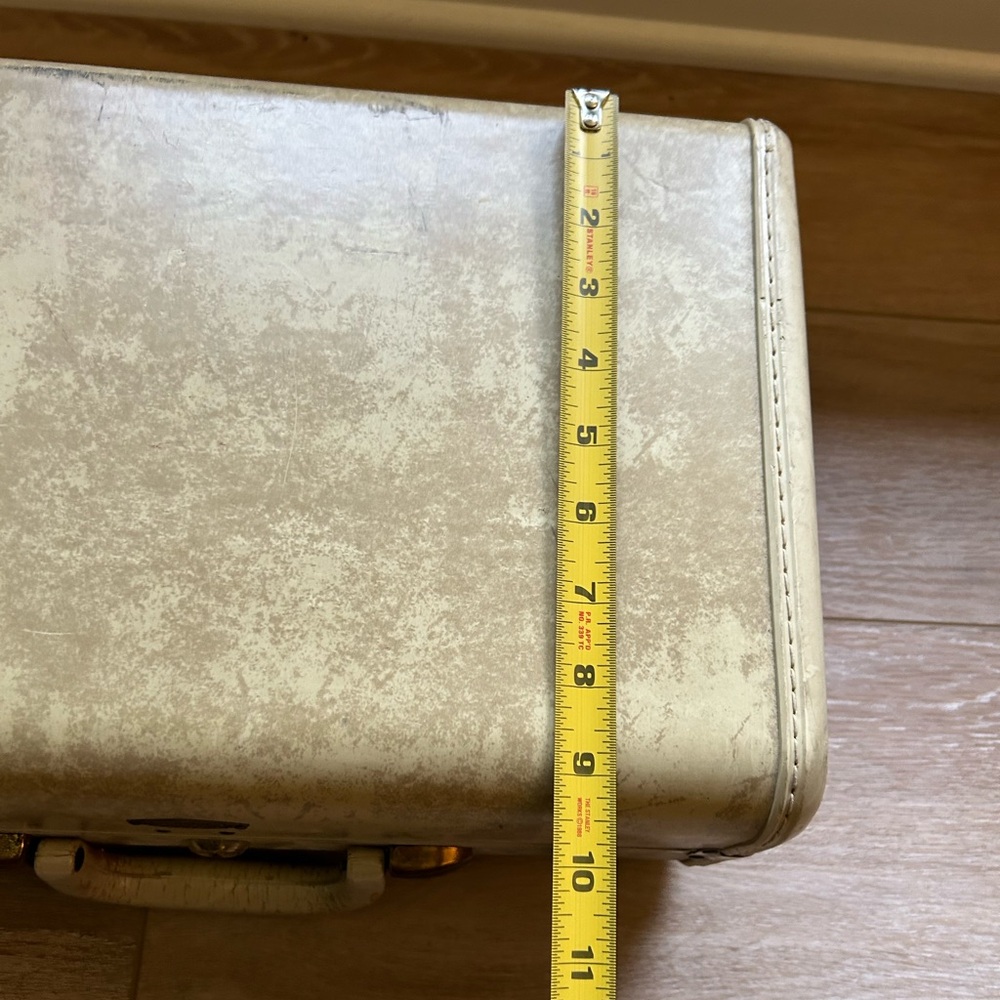 Vintage 1950โs Samsonite Shwayder Brothers Marble Cream Suitcase - Picture 10 of 11